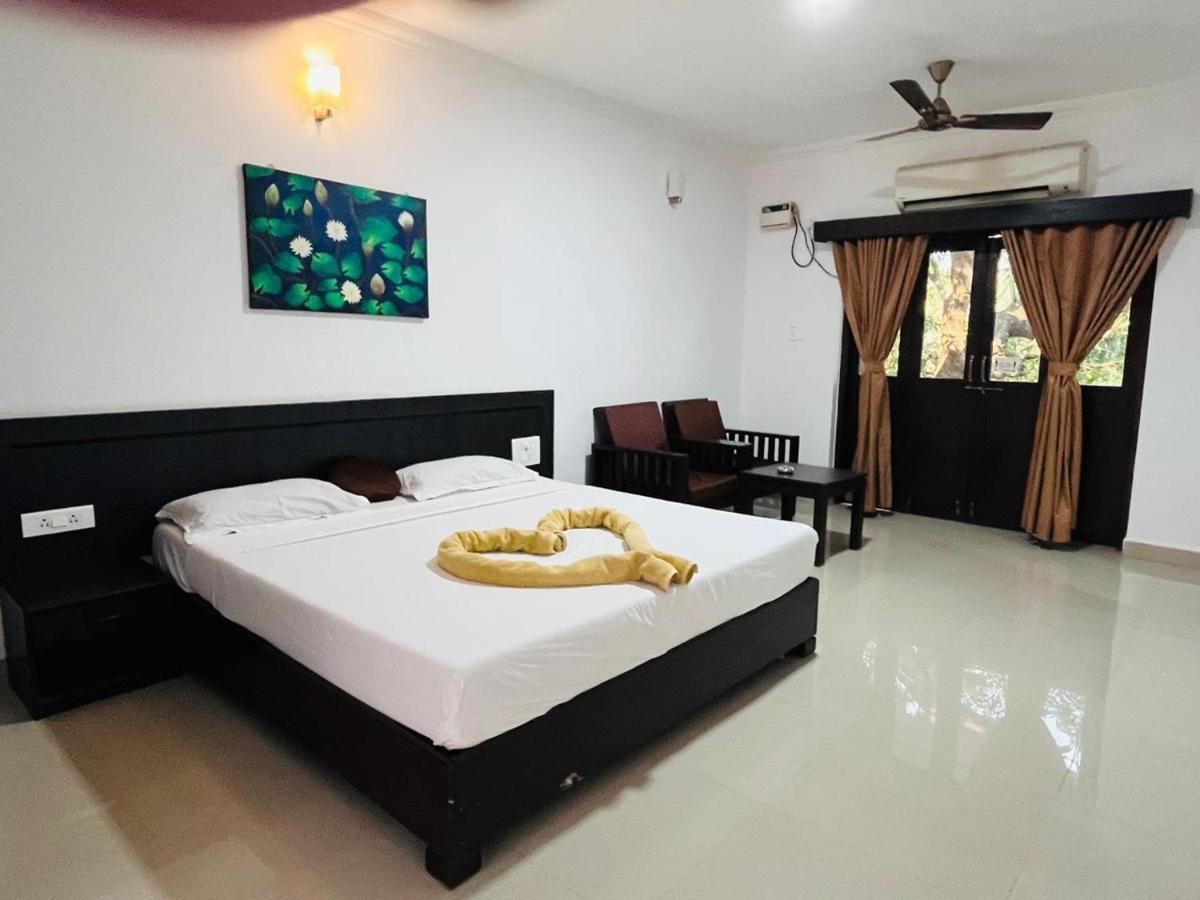 Naga Cottages Morjim Exterior foto